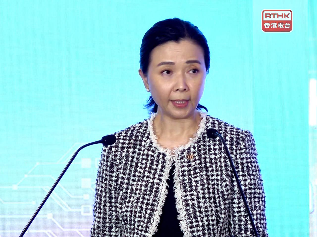 謝邱安儀指出，黃金周的人流顯著上升，尤其遊客區，零售銷售有增長的商店主要是因為有大力推廣。（港台圖片）