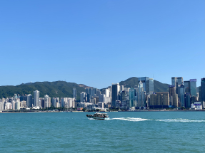 金管局公布，4月底的官方外匯儲備資產為4421億美元，按月升近3%。（港台圖片）