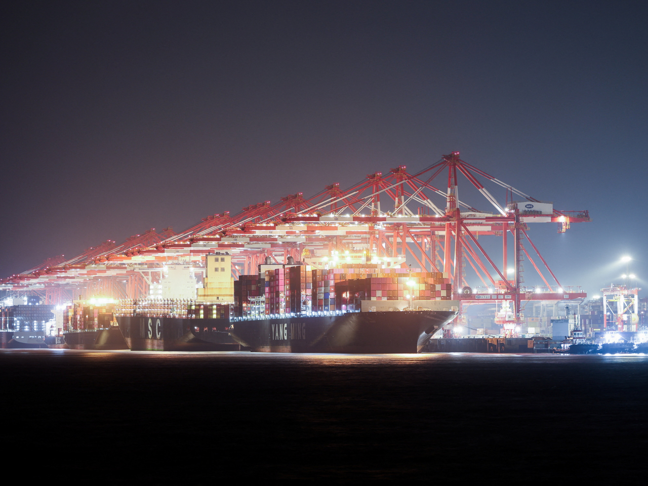 China's exports grew 14.1 percent in April in US dollar terms, outpacing March's 2.5 percent and a 7.9 percent rise tipped by economists. File photo: Reuters