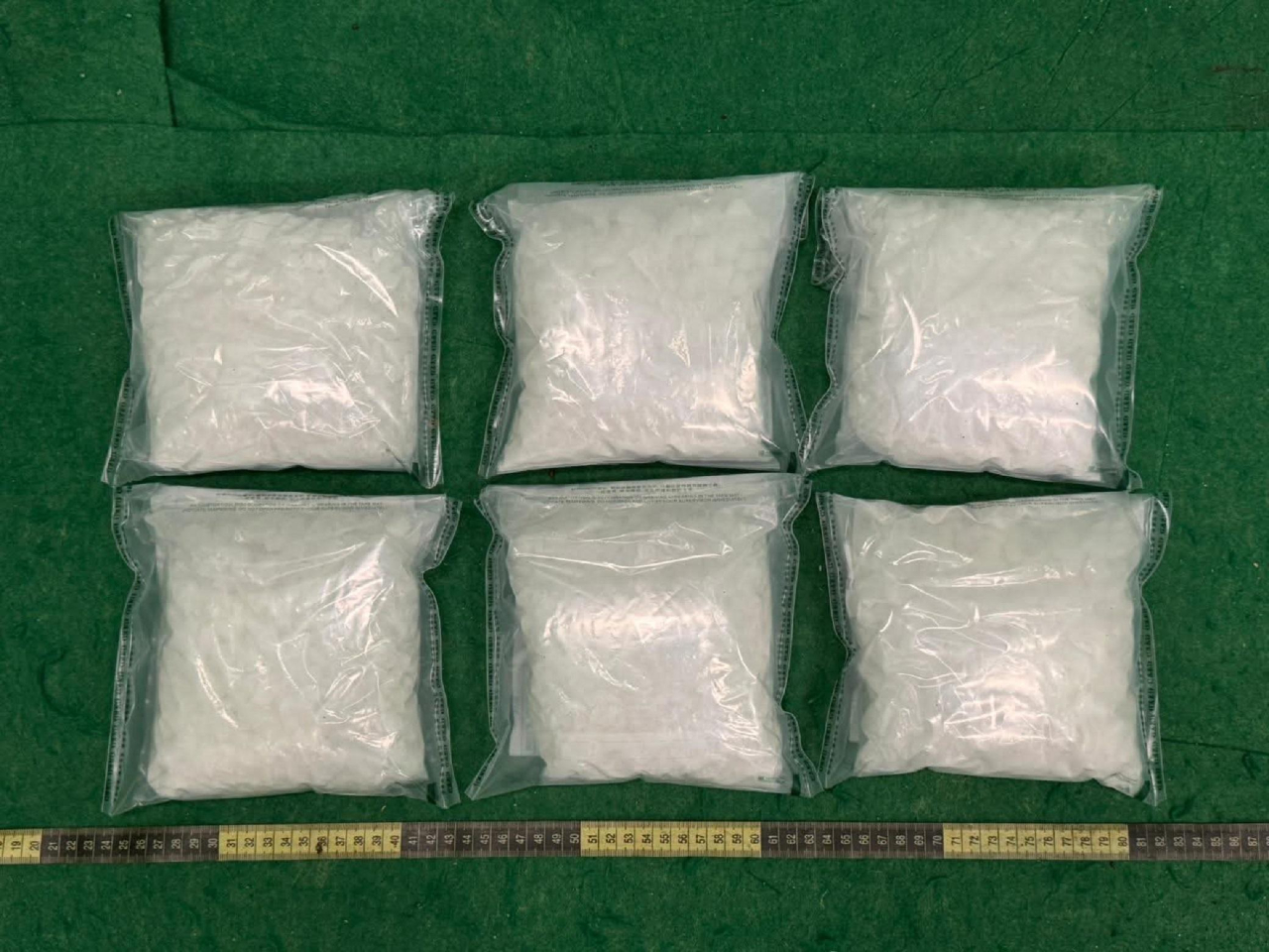 首宗案件中檢獲的懷疑氯胺酮。（政府新聞處）