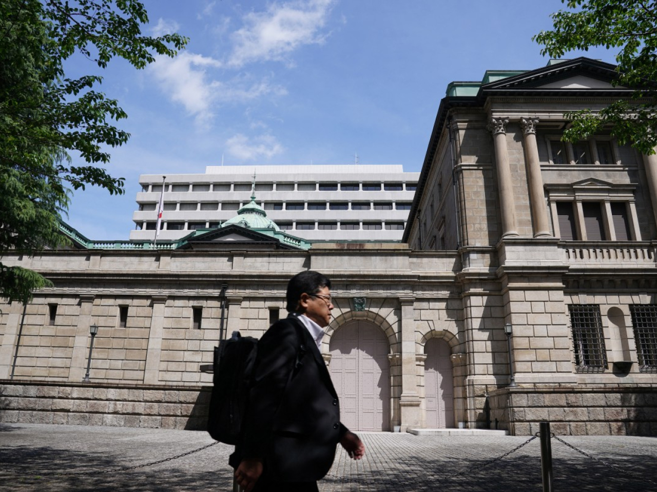 日本央行4月會議紀錄顯示，多名委員主張加息但被否決。（法新社資料圖片）
