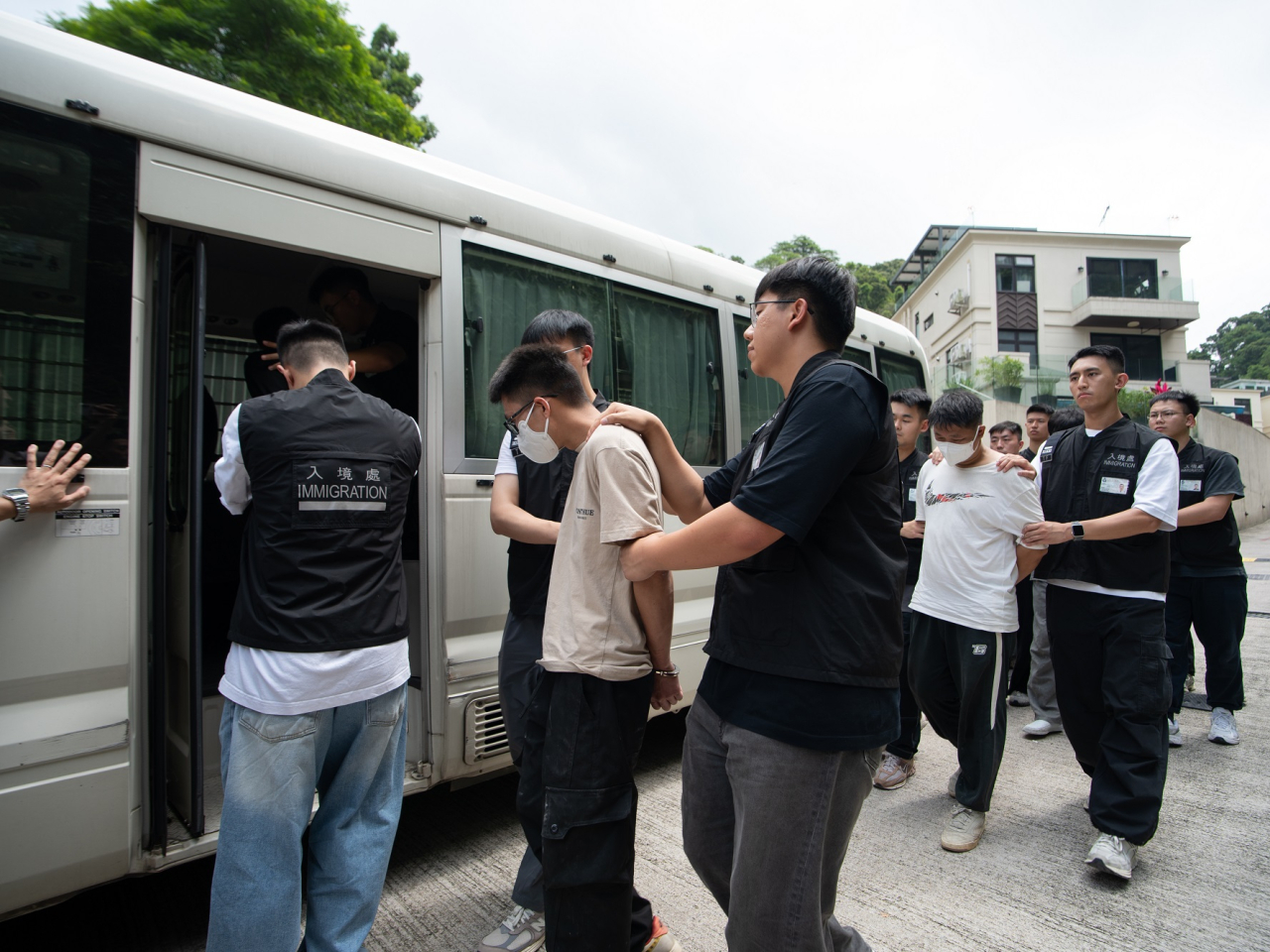懷疑非法勞工在行動中被捕。 （政府新聞處）