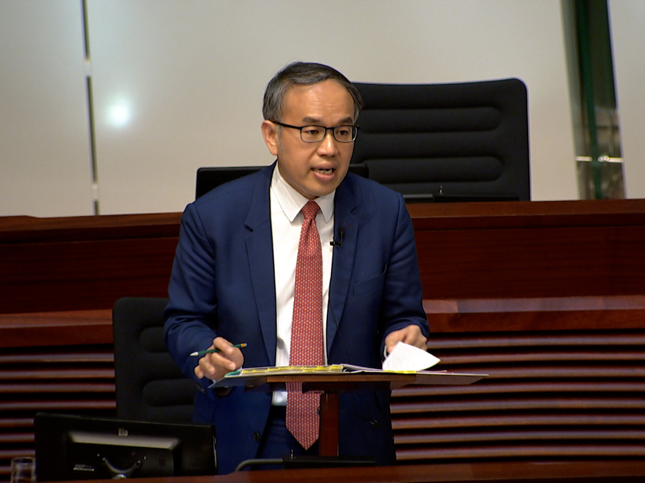 許正宇表示，提高借款上限可增加發債的靈活性。
