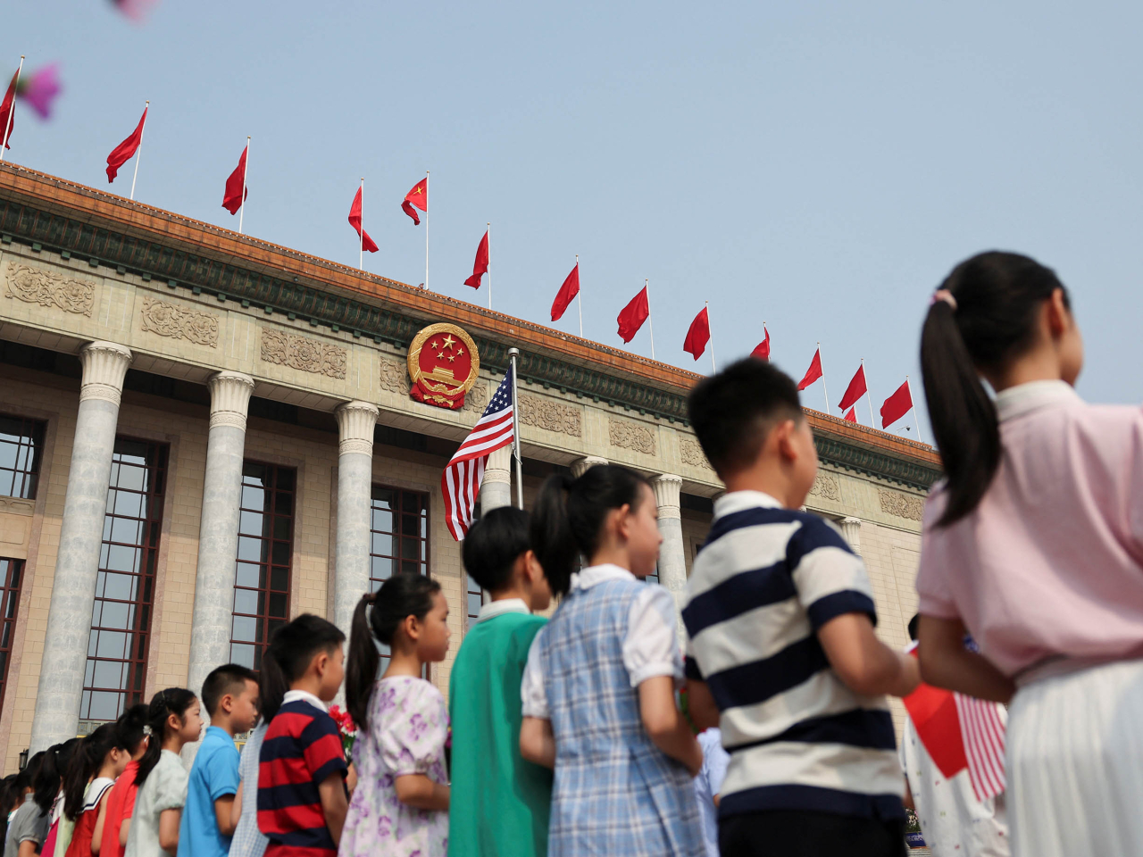 央視報道，國家主席習近平將在北京人民大會堂東門外廣場舉行儀式，歡迎美國總統特朗普。（路透社）