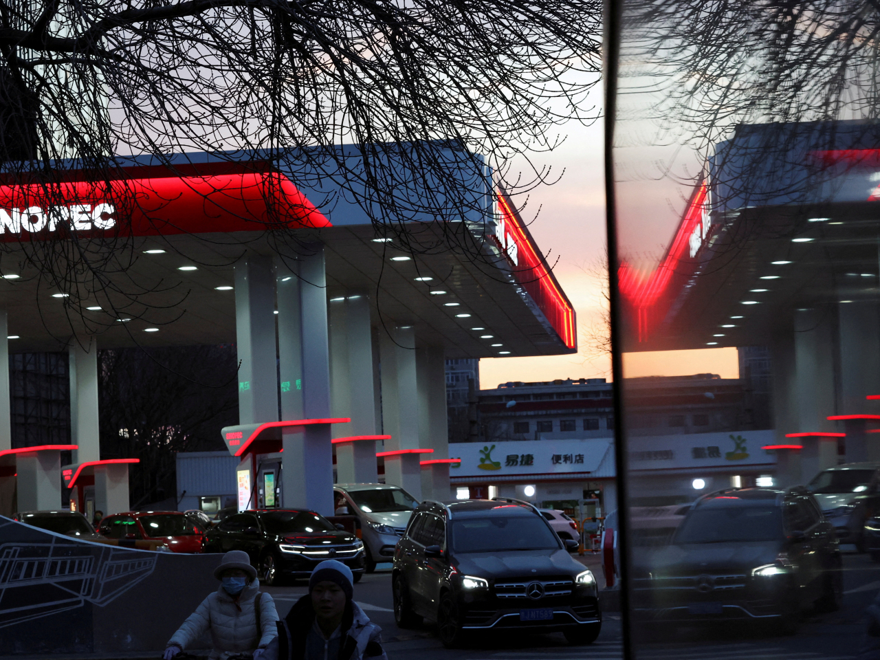 Sinopec says Ziyang Dongfeng field has reserves of 235 billion cubic metres at depths deeper than 4,500 metres in the Sichuan Basin. File photo: Reuters