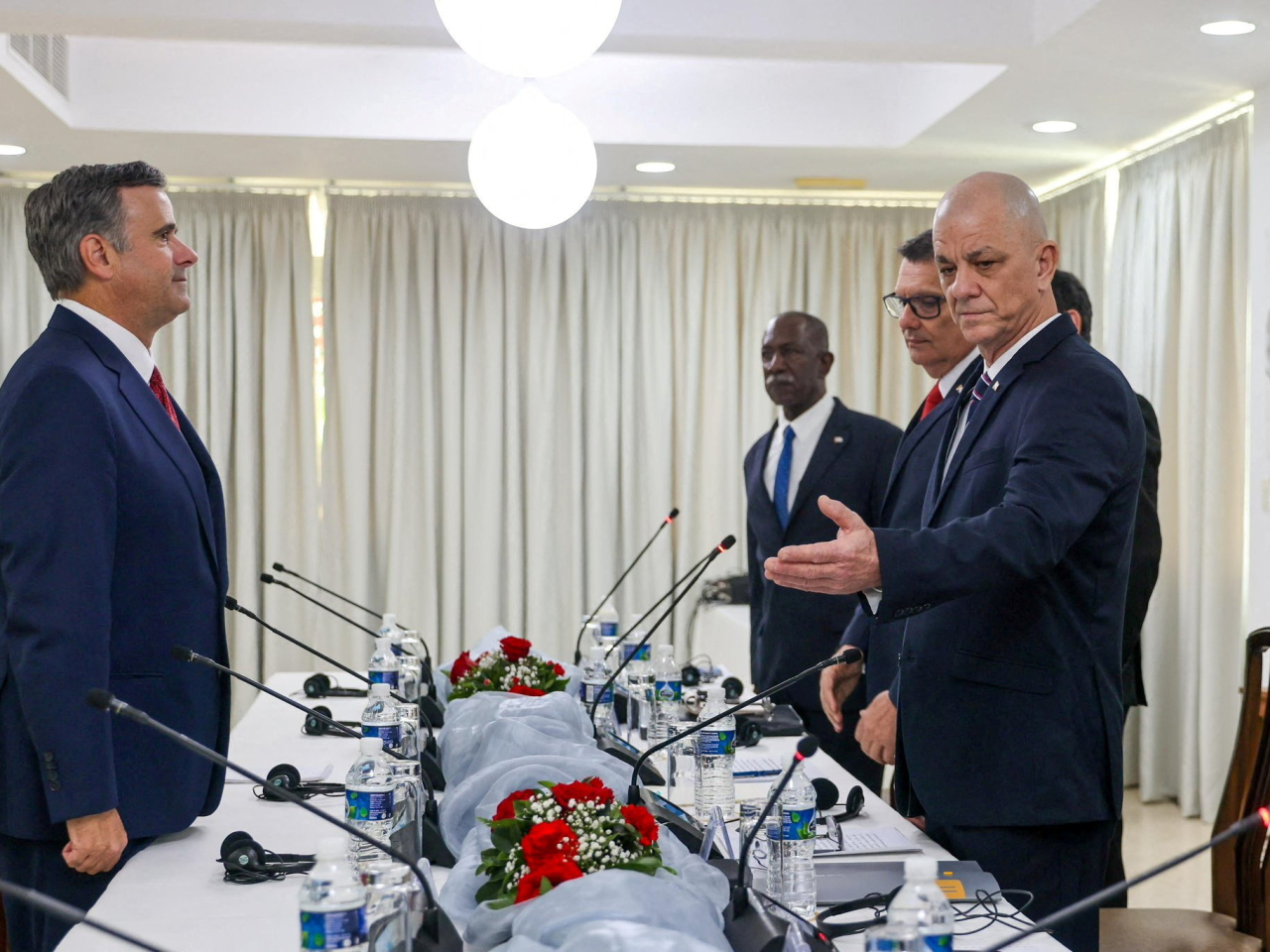 Ramon Romero Curbelo, chief of intelligence in the Cuban Interior ministry, invites CIA director John Ratcliffe to sit down for talks. Photo: Reuters