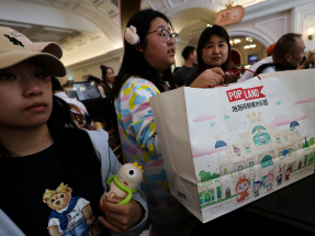 China factory output up 5.6pc, retail sales up 1.9pc