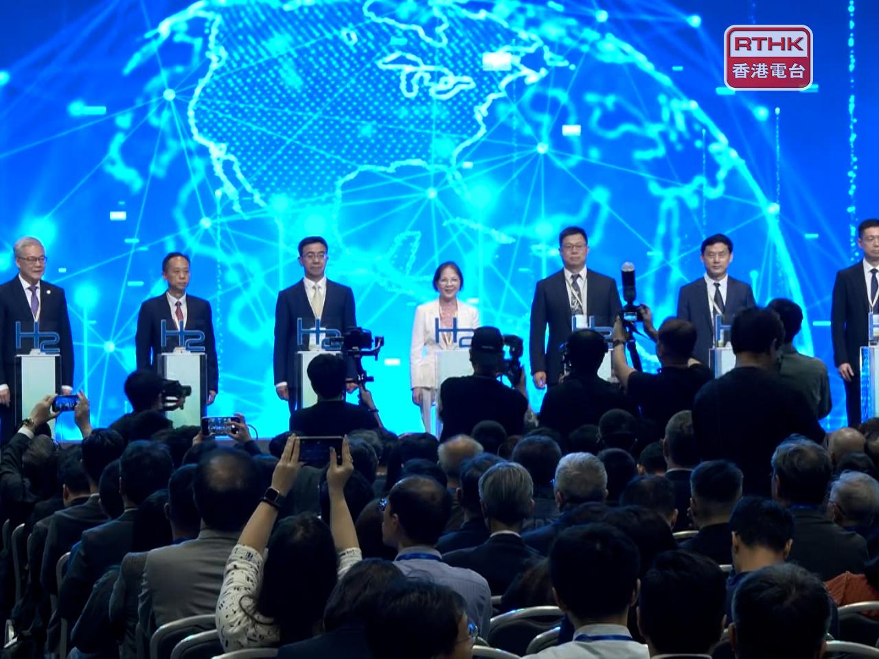 Acting Secretary for the Environment and Ecology Diane Wong (centre) told guests at the International Hydrogen Development Symposium that the SAR is committed to promoting hydrogen as a fuel. Photo: RTHK