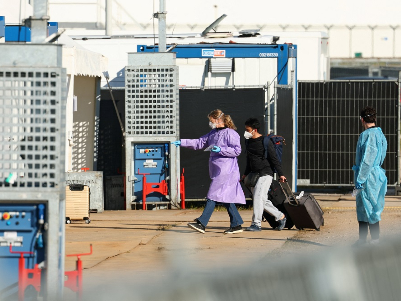 The 27 people leaving the MV Hondius in Rotterdam will be tested for the hantavirus, but also receive mental health treatment if needed, while in quarantine. Photo: Reuters
