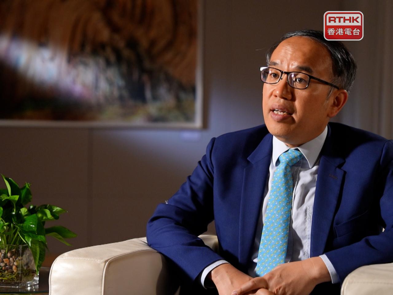 許正宇表示，相關公司來港上市，主要因為香港的國際性。（《政正關你事》節目）
