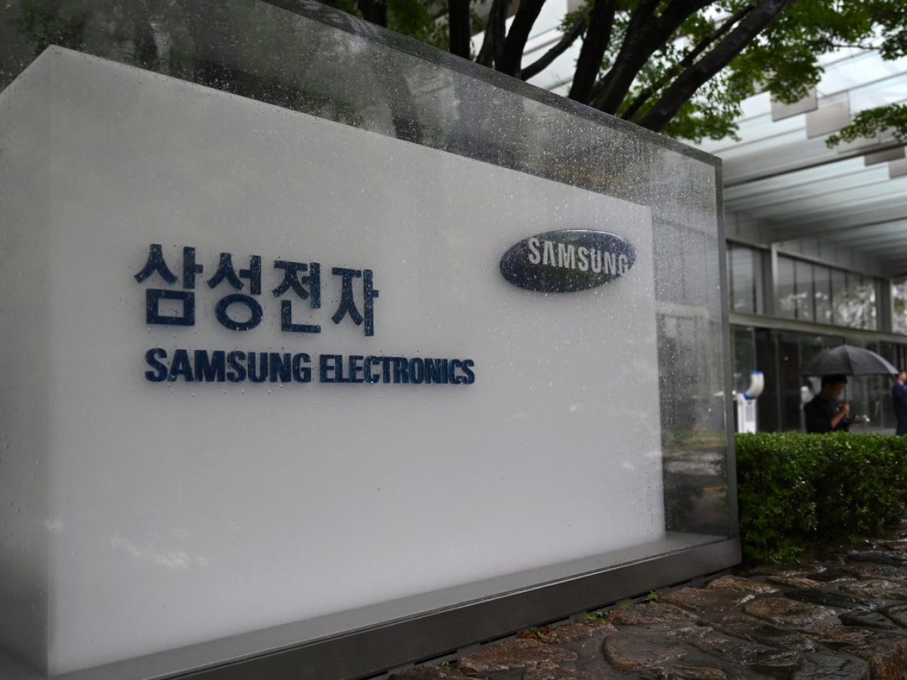韓國三星電子勞資雙方在工會發動大罷工前最後一刻，就薪酬方案達成臨時協議。（法新社資料圖片）