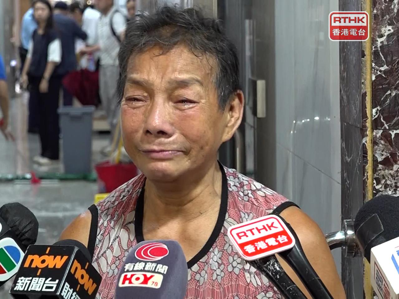 死者太太表示，她嘗試拯救行動不便的丈夫但不成功，於是向消防員求助。（郭志強攝）