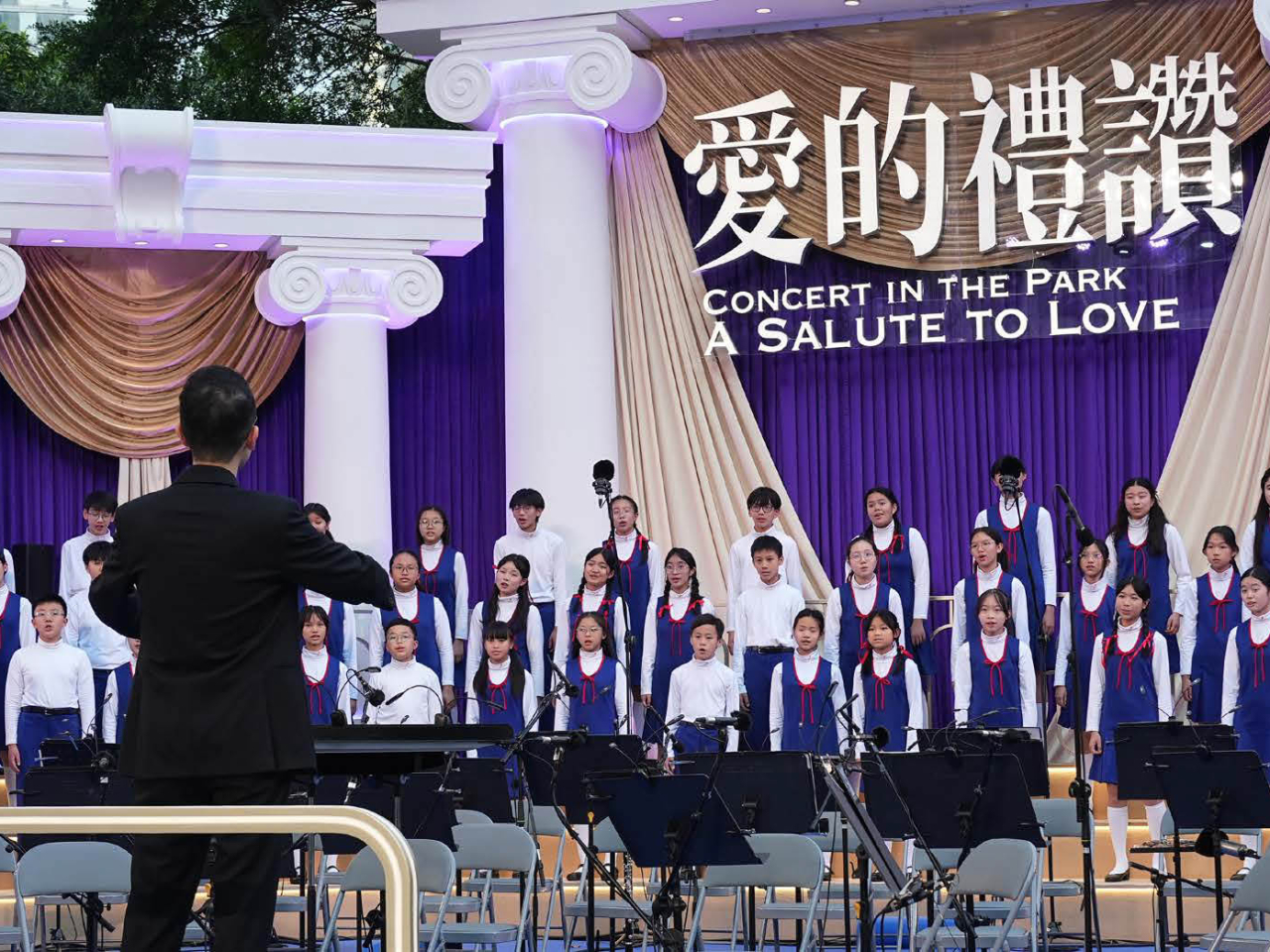 《愛心園林音樂會—愛的禮讚》榮獲紐約節廣播大獎「娛樂組別：音樂特輯」銀獎。