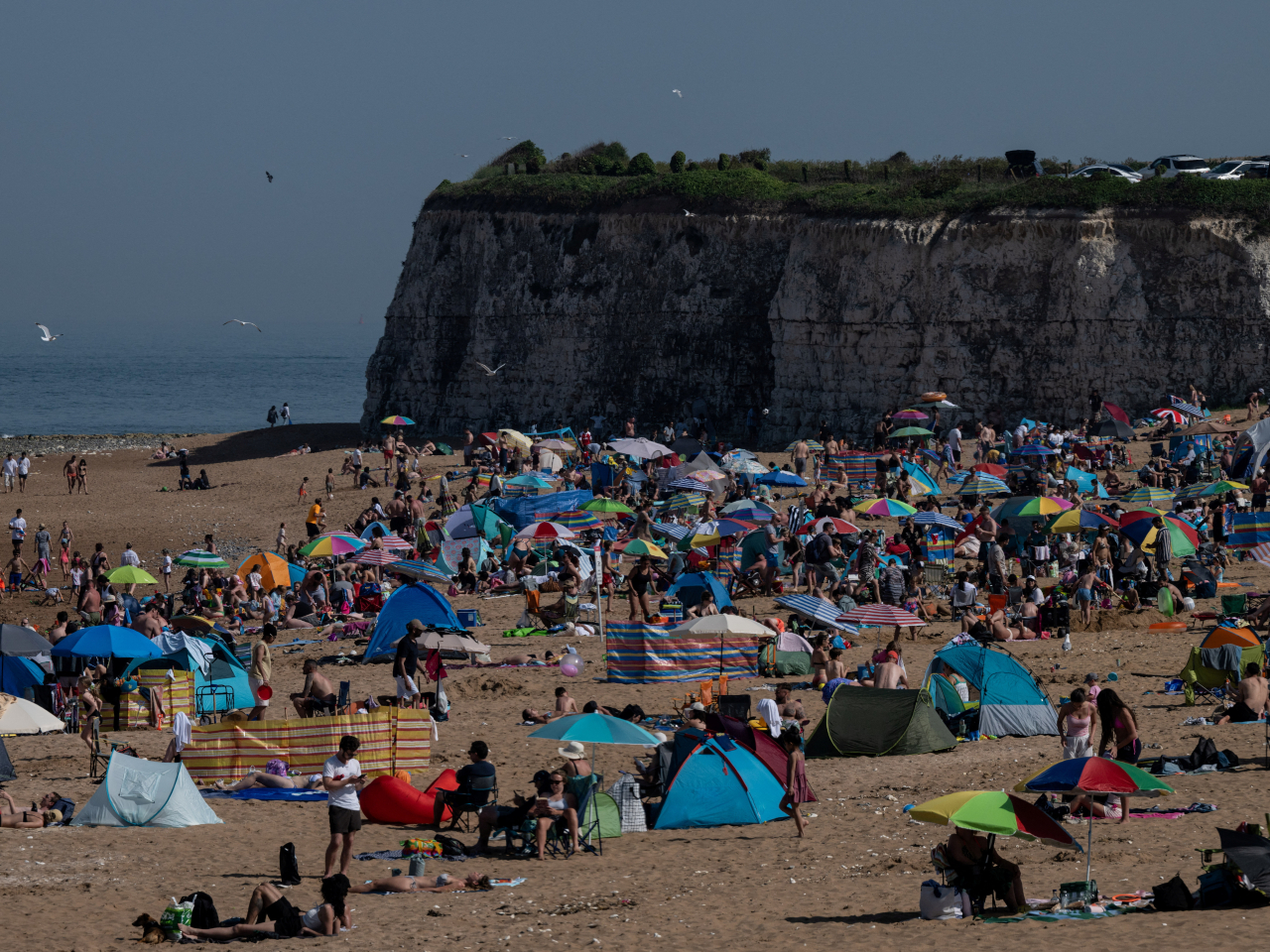 The Met Office had earlier forecast highs of 35C, after heatwave conditions spread to parts of southeast England and London. Photo: Reuters