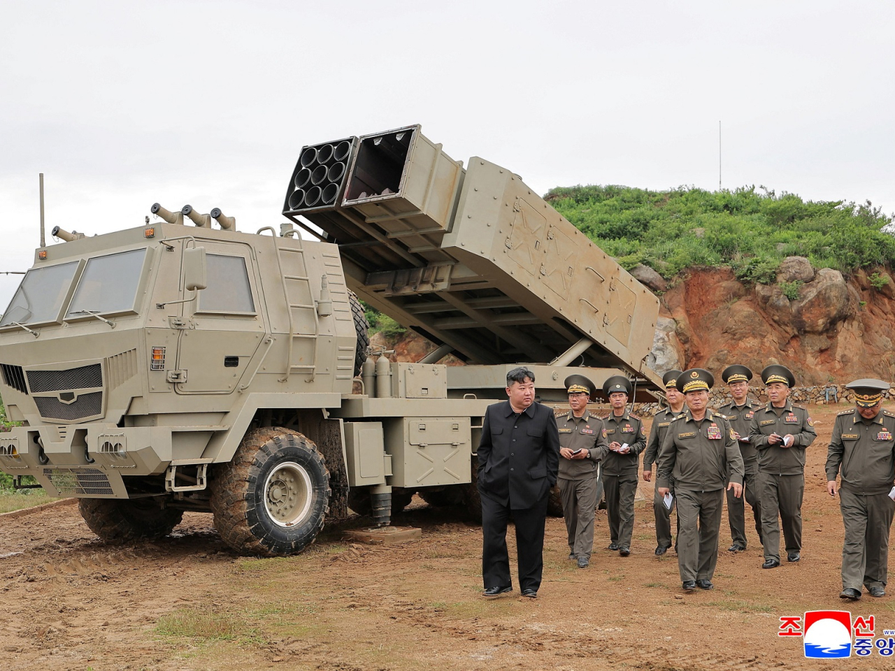 DPRK leader Kim Jong Un oversees test launches of a mix of tactical ballistic missiles, artillery rockets and precision cruise missiles. Photo: KCNA via Reuters