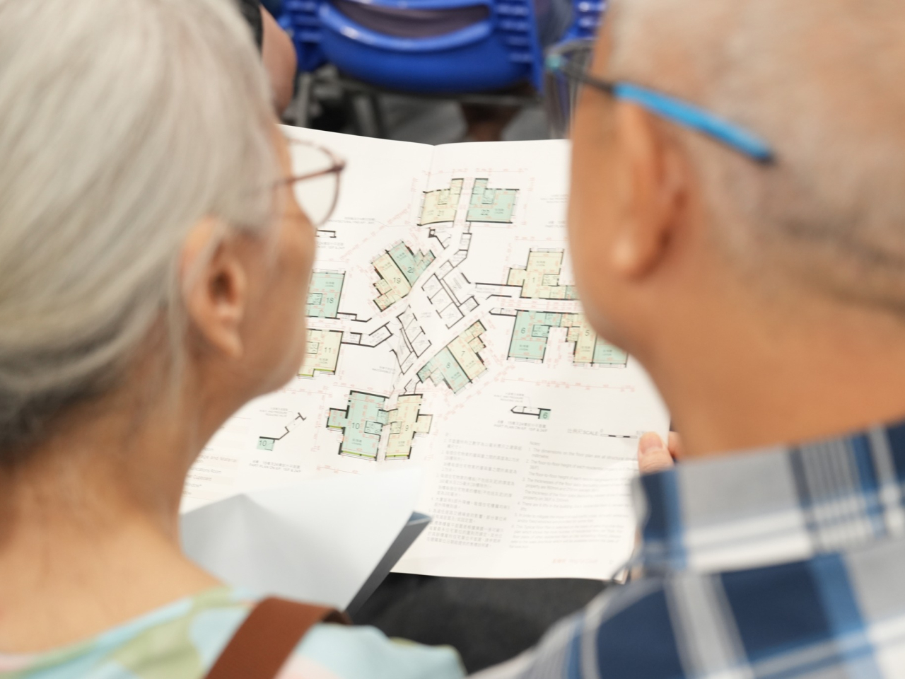 業主在場查詢了揀樓程序、項目何時會出具體價單、項目附近的交通配套。（何永賢社網站圖片）
