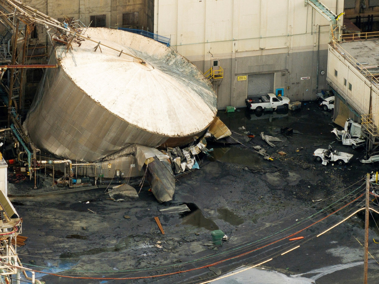 Authorities say they are studying the potential impact to the environment after confirming that some chemicals from the ruptured tank had entered the Columbia River. Photo: Reuters