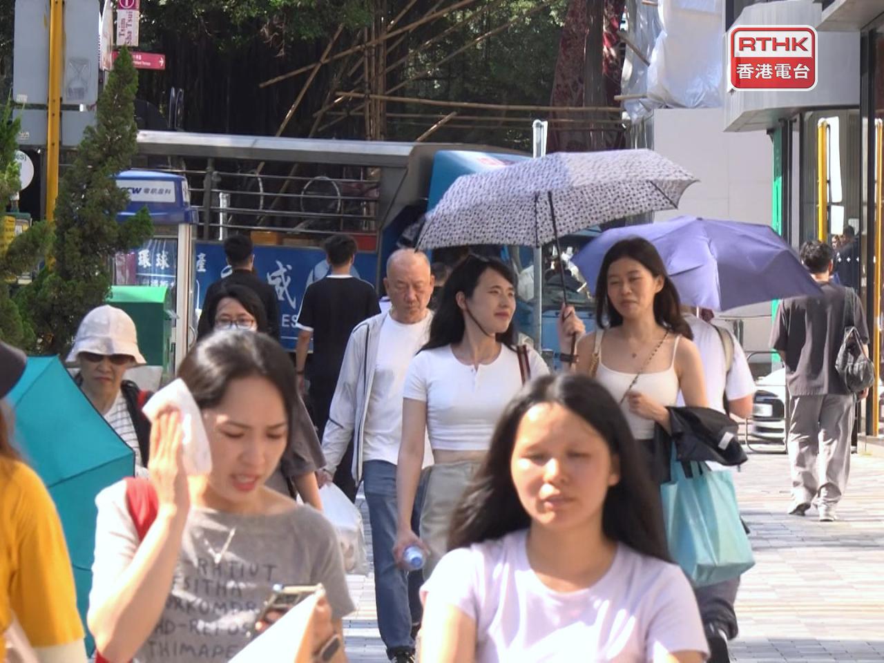 本港天文台連續六日錄得最低氣溫28度或以上，平了有記錄以來五月的最長連續熱夜紀錄。（港台圖片）