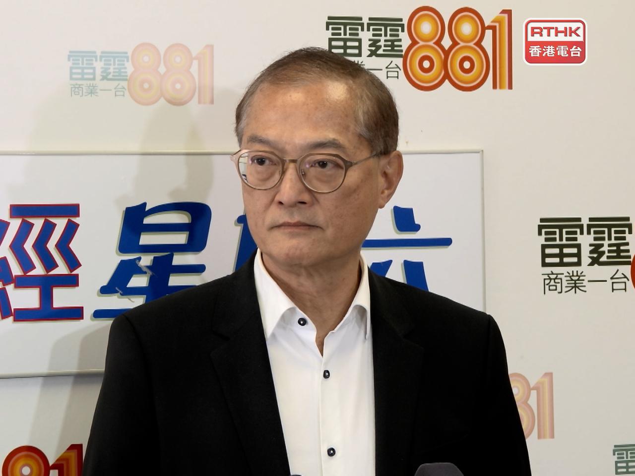盧寵茂表示，本港最新吸煙率跌至8.5%，吸煙人數和吸食煙支數目，已有明顯跌幅。（廖漢榮攝）