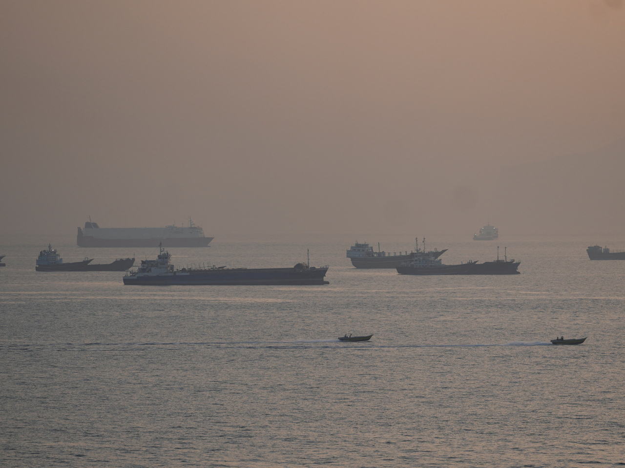伊朗警告，任何外國軍艦如果試圖干預霍爾木茲海峽管理事務或阻礙海上交通秩序，伊朗武裝力量將採取相應行動。（路透社資料圖片）