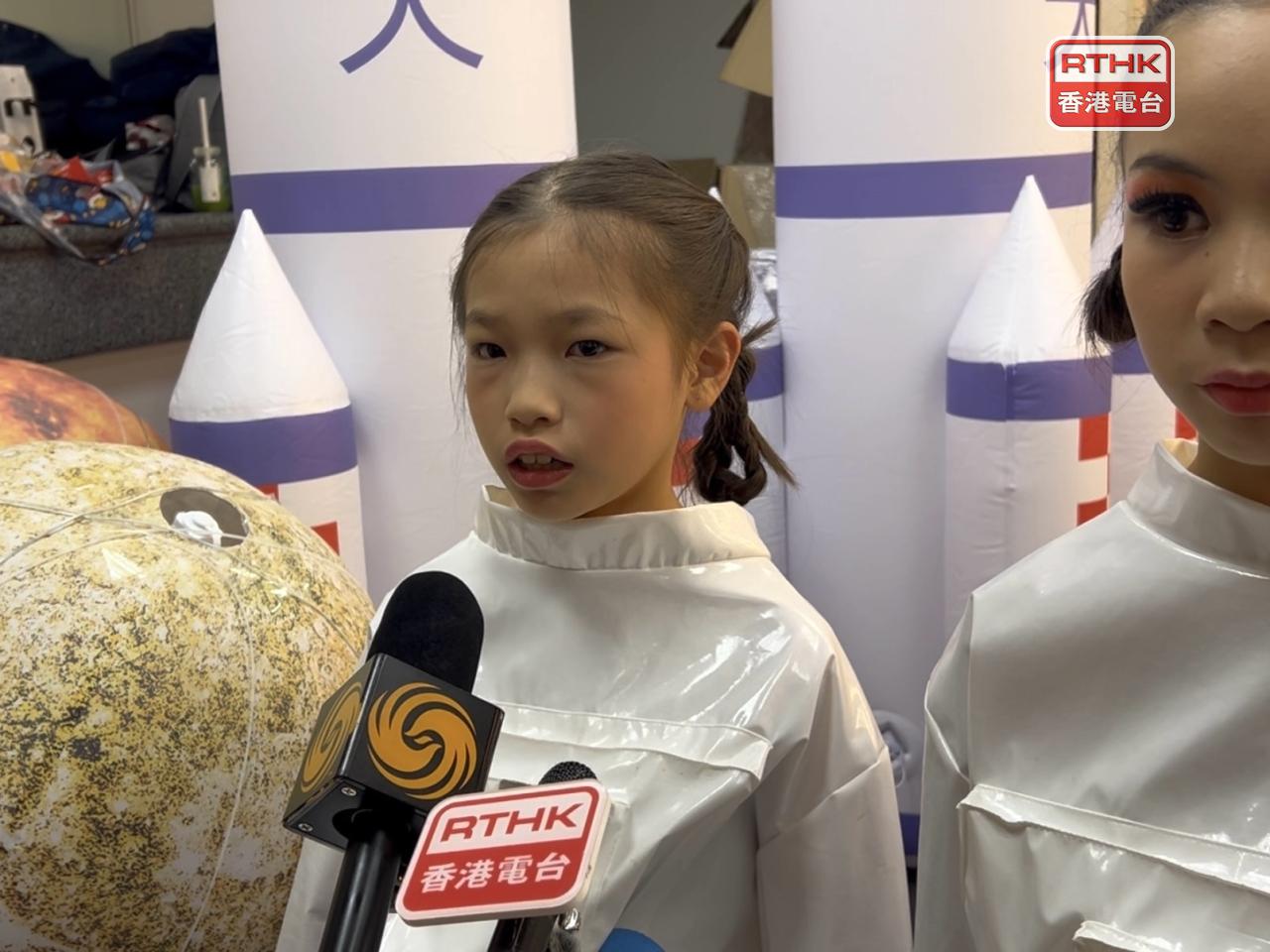 黎佩珩說，留意到首位香港航天員黎家盈隨飛船升空，令她無比嚮往宇宙。（趙嘉駿攝）