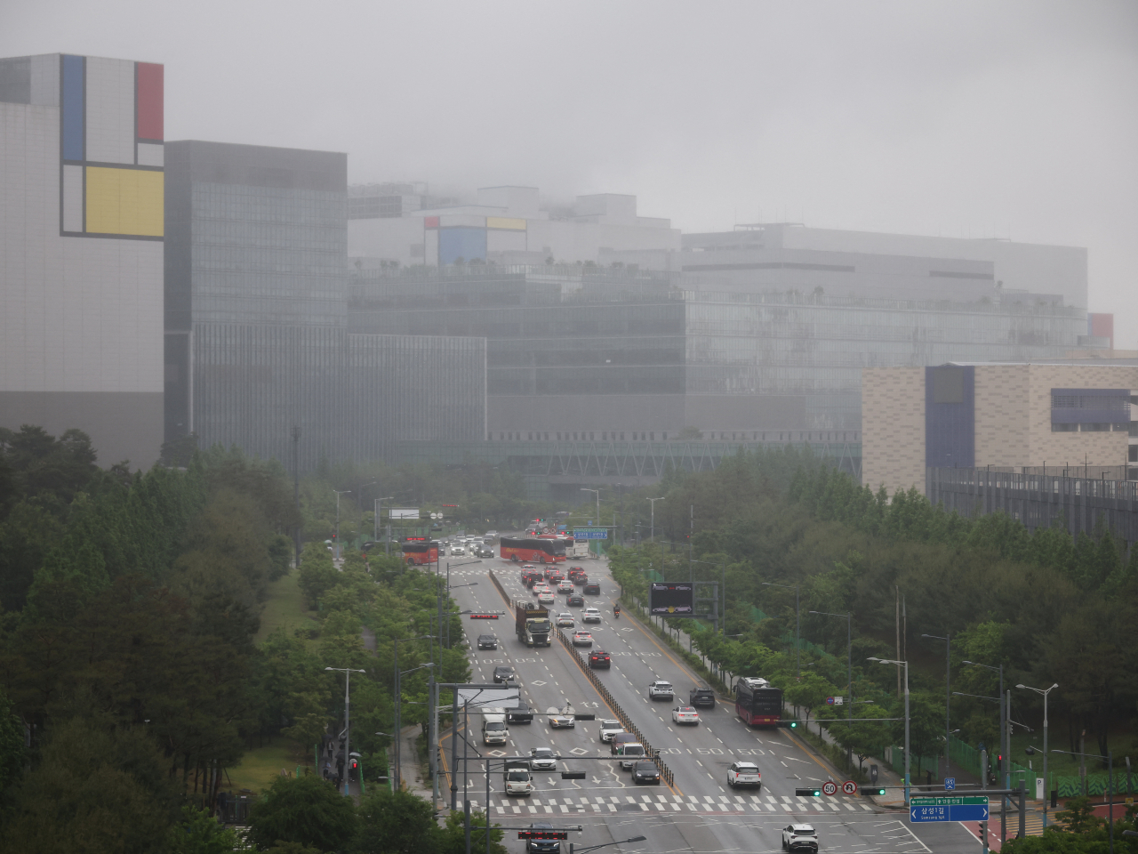 A Samsung Electronics semiconductor plant in Pyeongtaek, South Korea. Chip sales led the way as the country hit record export figures for May. Photo: Reuters