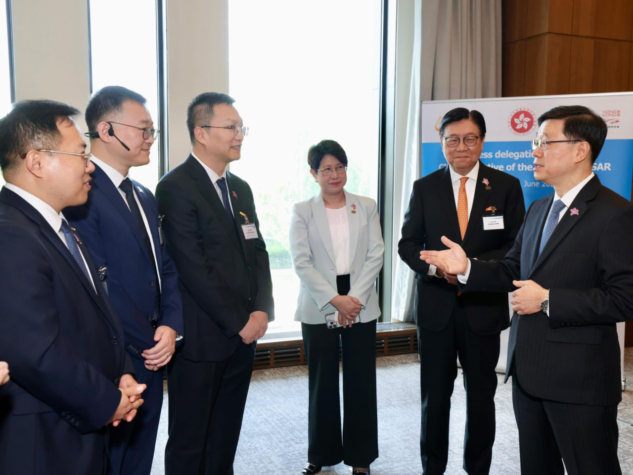 李家超表示，代表團將共同探索中亞的無限潛力。（李家超社交網頁）