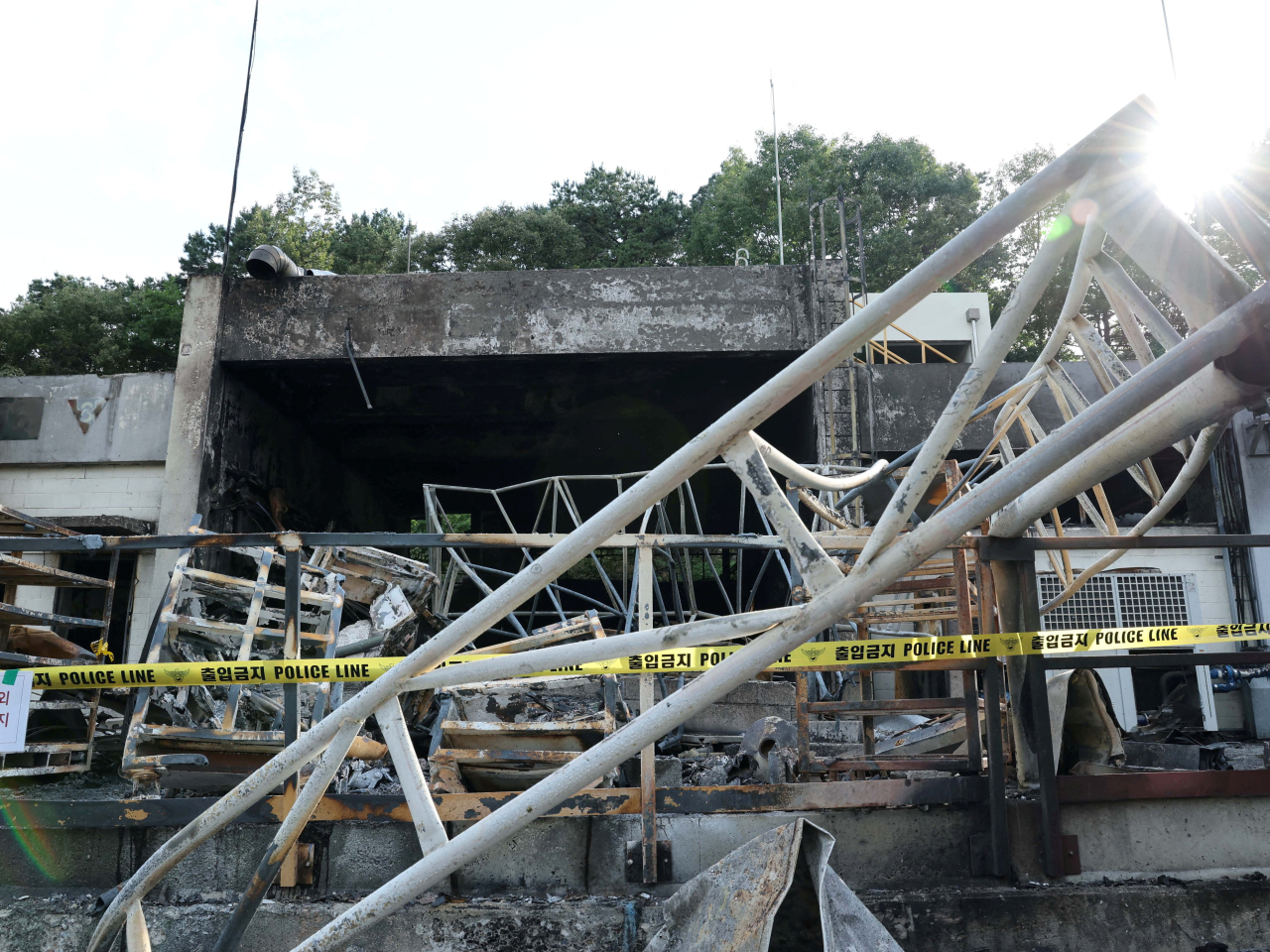 事發在當地昨日早上約11時，事故導致一棟建築面積544平方米的單層廠房完全燒毀。（路透社）