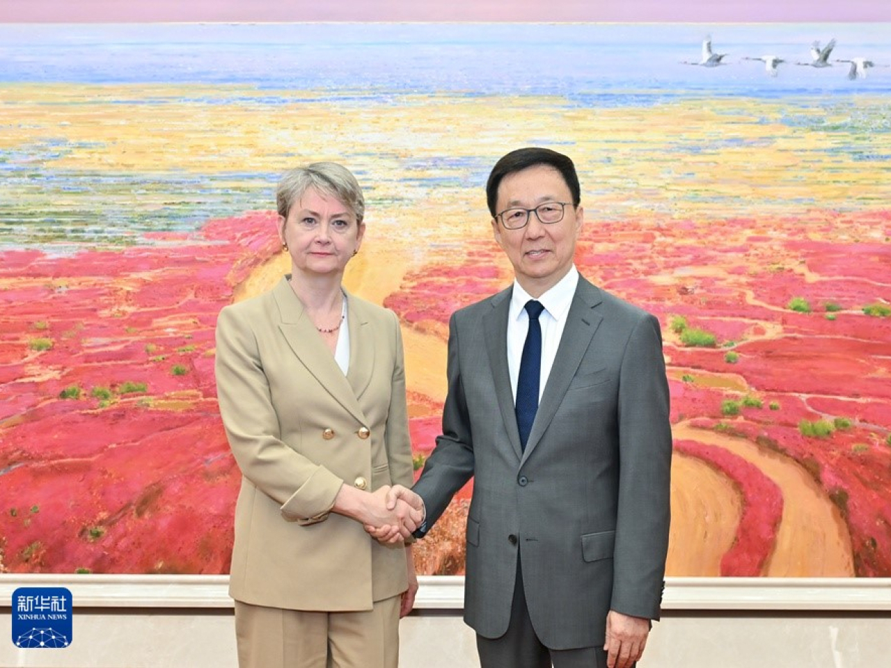 Vice President Han Zheng holds talks with British Foreign Secretary Yvette Cooper. Photo: Xinhua