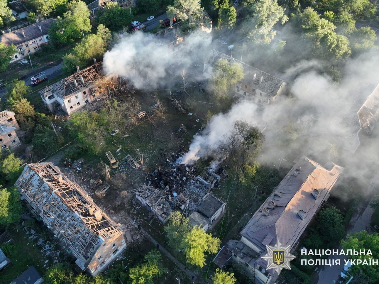 Russia forces attacked Ukraine with drones and missiles, reducing buildings to rubble. Photo: Press service of the National Police of Ukraine via Reuters