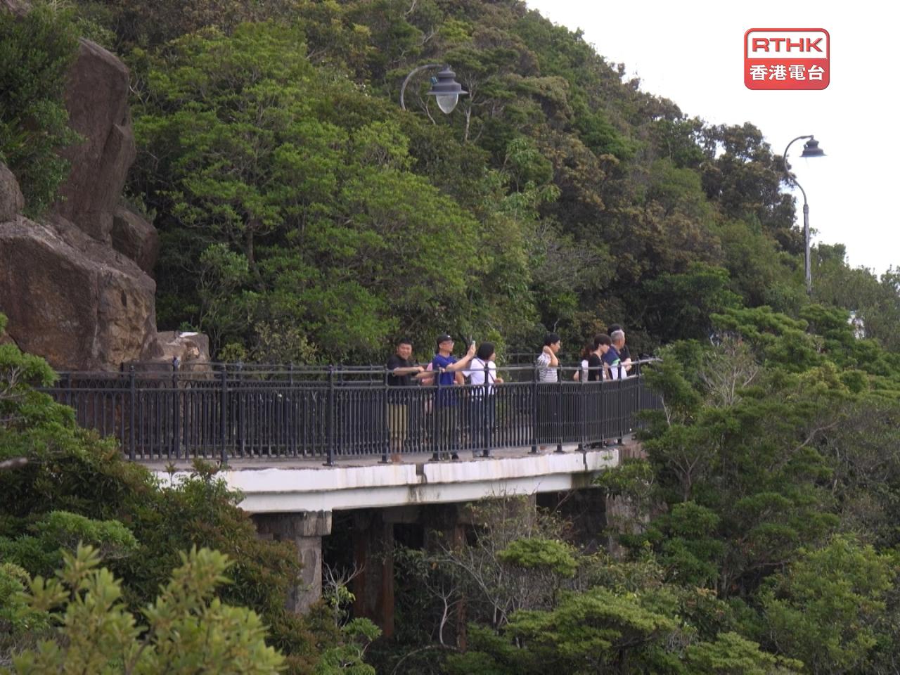 The government is planning to introduce a reservation system for countryside attractions to manage visitor flows and protect hiking trails. File photo: RTHK
