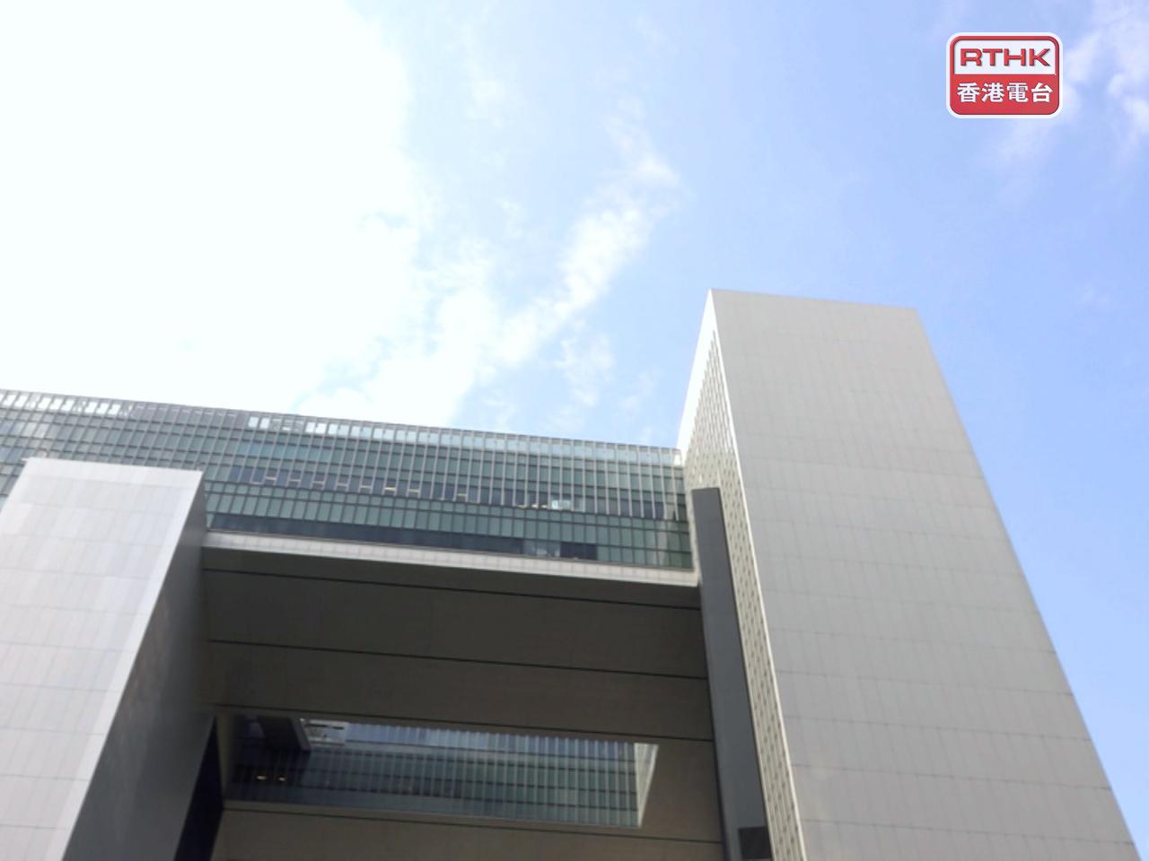 李家超強調，公務員薪酬調整有既定機制。（港台圖片）