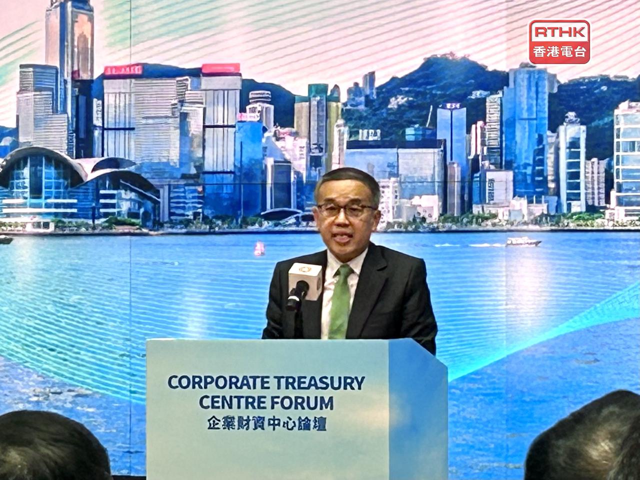 許正宇說，行政長官李家超已宣布，將就香港首份五年規劃展開公眾諮詢，相信有助企業財資中心在港發展。（羅煒皓攝）