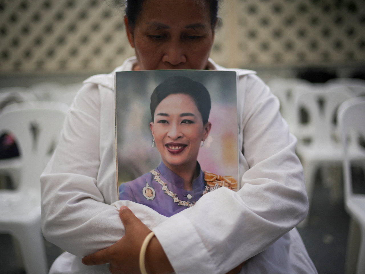 Princess Bajrakitiyabha Narendira Debyavati is mourned outside the Bangkok hospital where she died on Thursday. Photo: Reuters