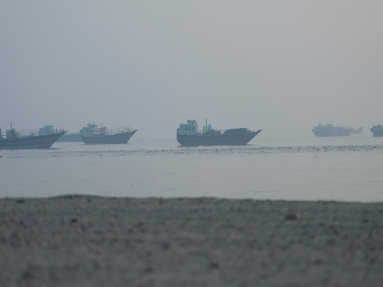 霍爾木茲海峽有望將重開，消息令國際油價跌逾4%。（路透社）
