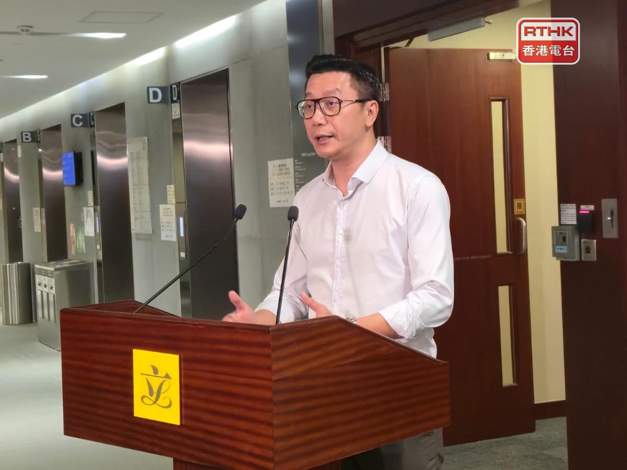 張培剛又呼籲政府盡快落實勞工處AI就業配對平台，利用大數據登記核實招聘資料，防止「假招聘」行為。(實習記者劉穎翹攝)