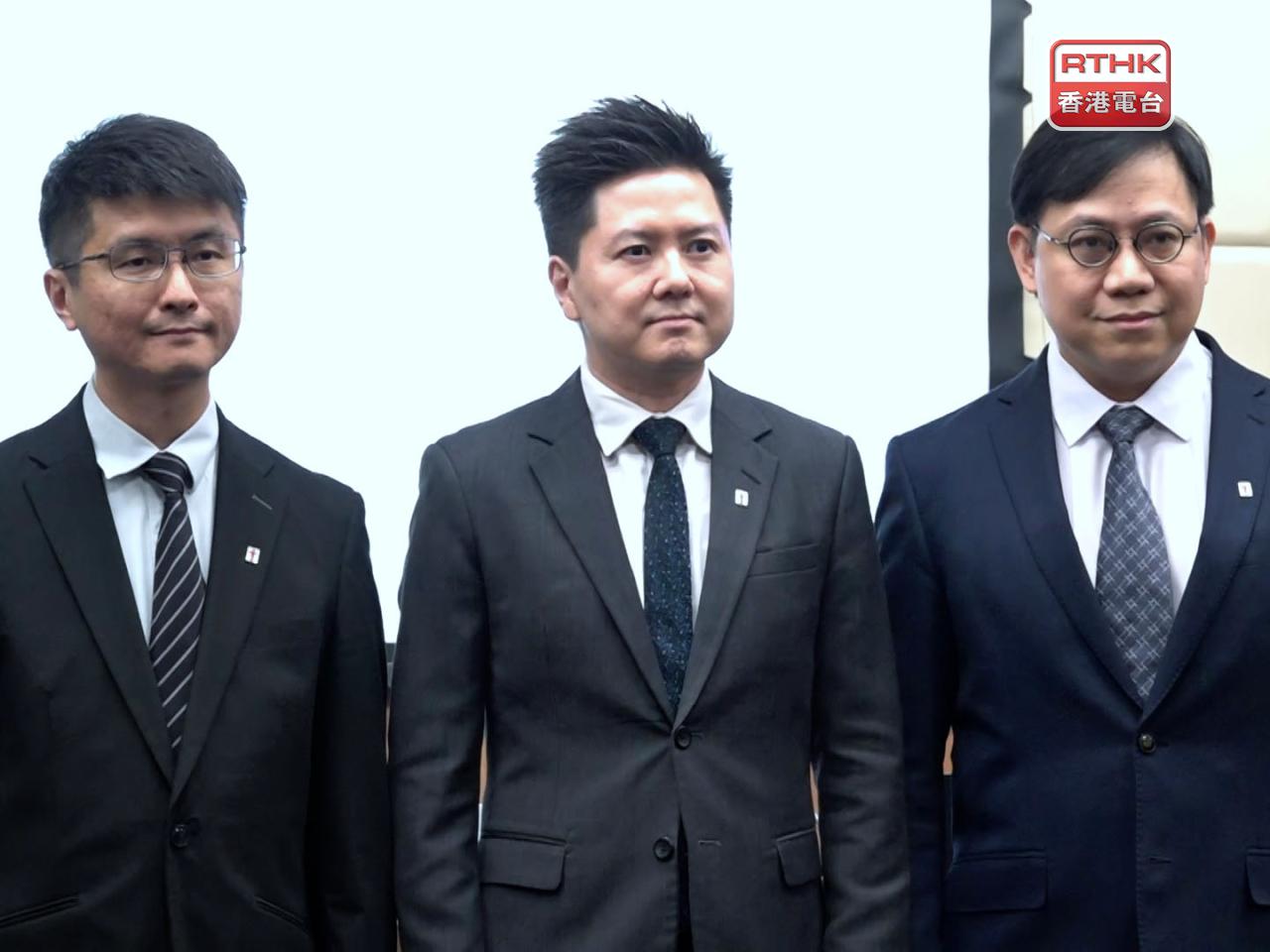 歐家榮（右）表示，新冠病毒活躍程度有上升趨勢。（施華駿攝）