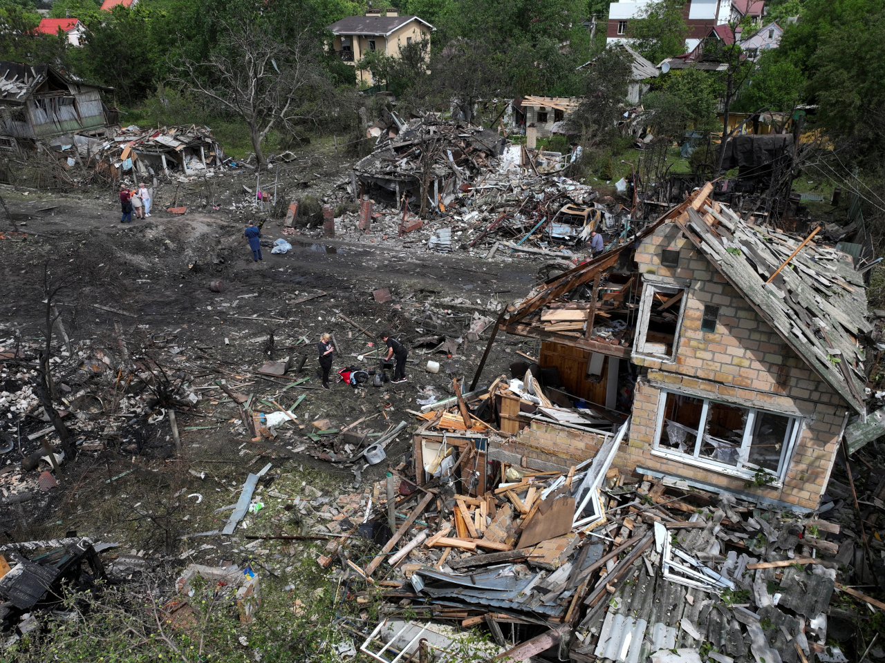 Russia pounded Ukraine with deadly strikes on Monday, killing at least 11 people. Photo: Reuters