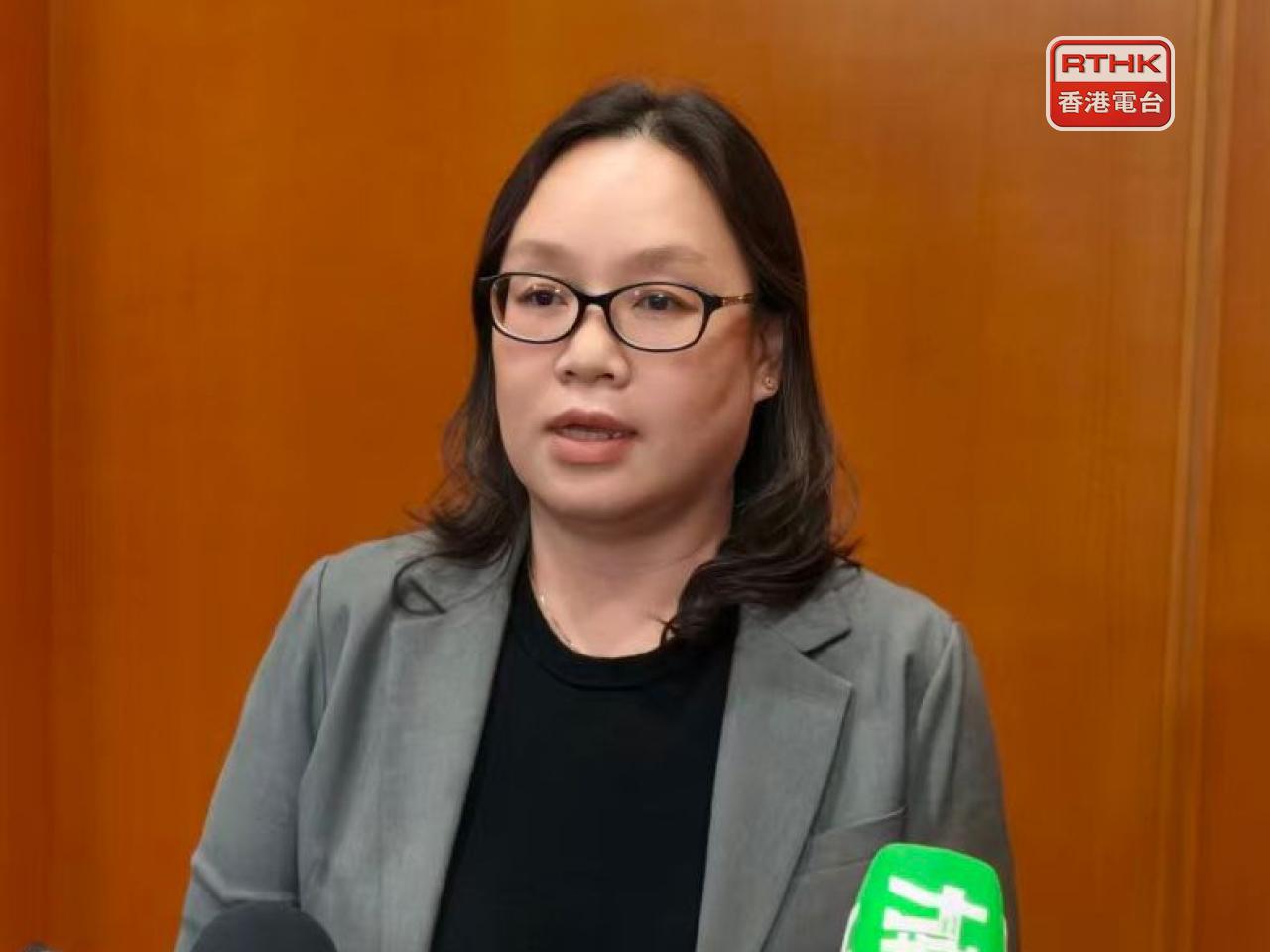 澳門剛上任的經濟財政司司長吳惠嫻說，經濟財政範疇工作不會因人員變動而受影響。(鄭月明攝)