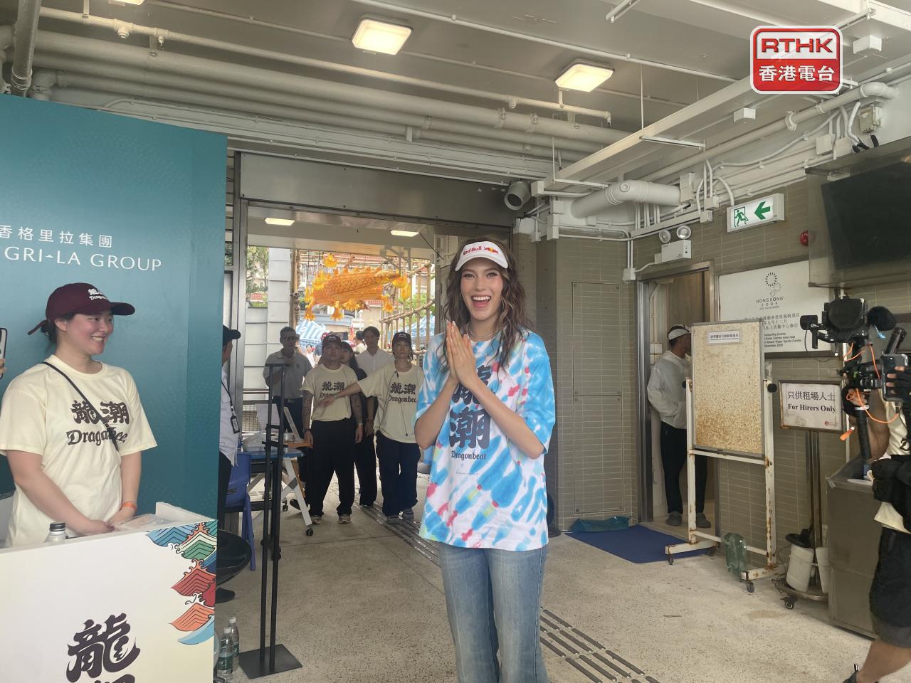 谷愛凌說，運動是交流文化的最好方式，而香港結合東西方文化，非常特殊，形容是文化橋樑。（實習記者鄧俐欣攝）