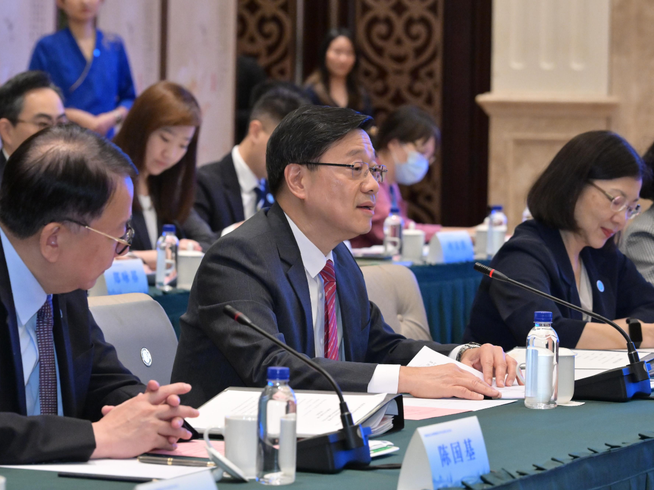 行政長官李家超出席閩港合作會議第五次會議並於會上發言。(政府新聞處提供)