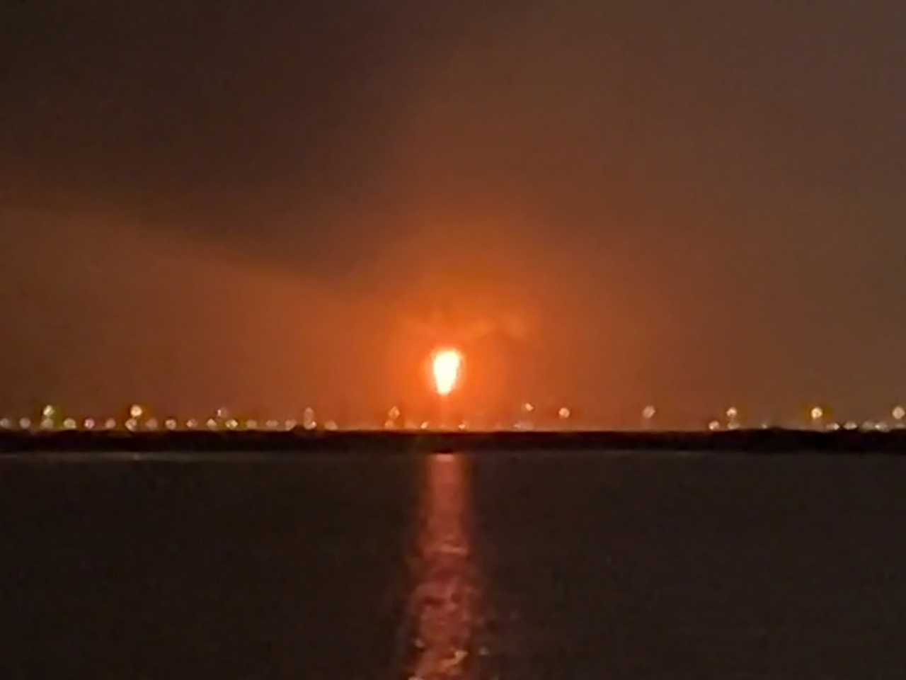 事發在當地時間星期日深夜，位於卡塔爾東北部萊凡角工業城的天然氣工廠發生猛烈爆炸。（法新社）