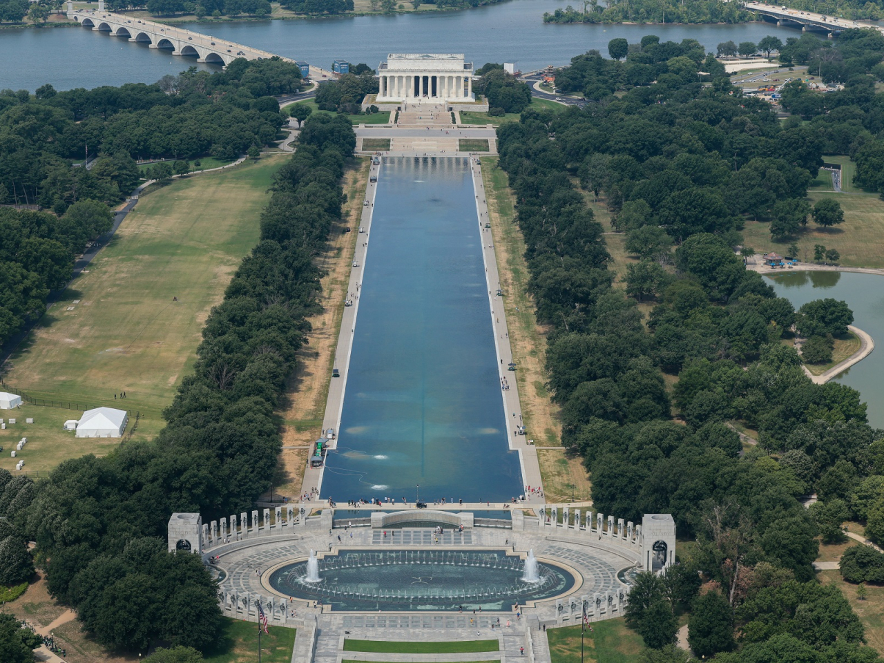US President Donald Trump has blamed vandals for algae blooms and peeling paint at the Reflecting Pool. Photo: Reuters