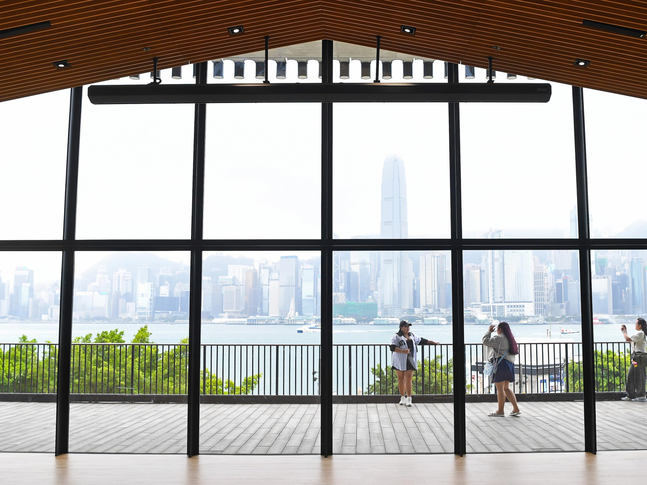 展望未來，羅淑佩說政府會繼續投資旅遊、文化和會展設施，支持經濟發展。（新華社）