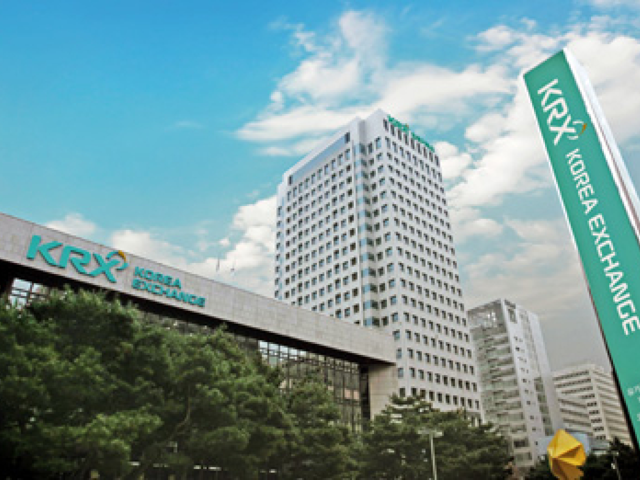 首爾綜合指數以全日低位收市，報8203點，跌910點，跌幅近10%。（交易所圖片）