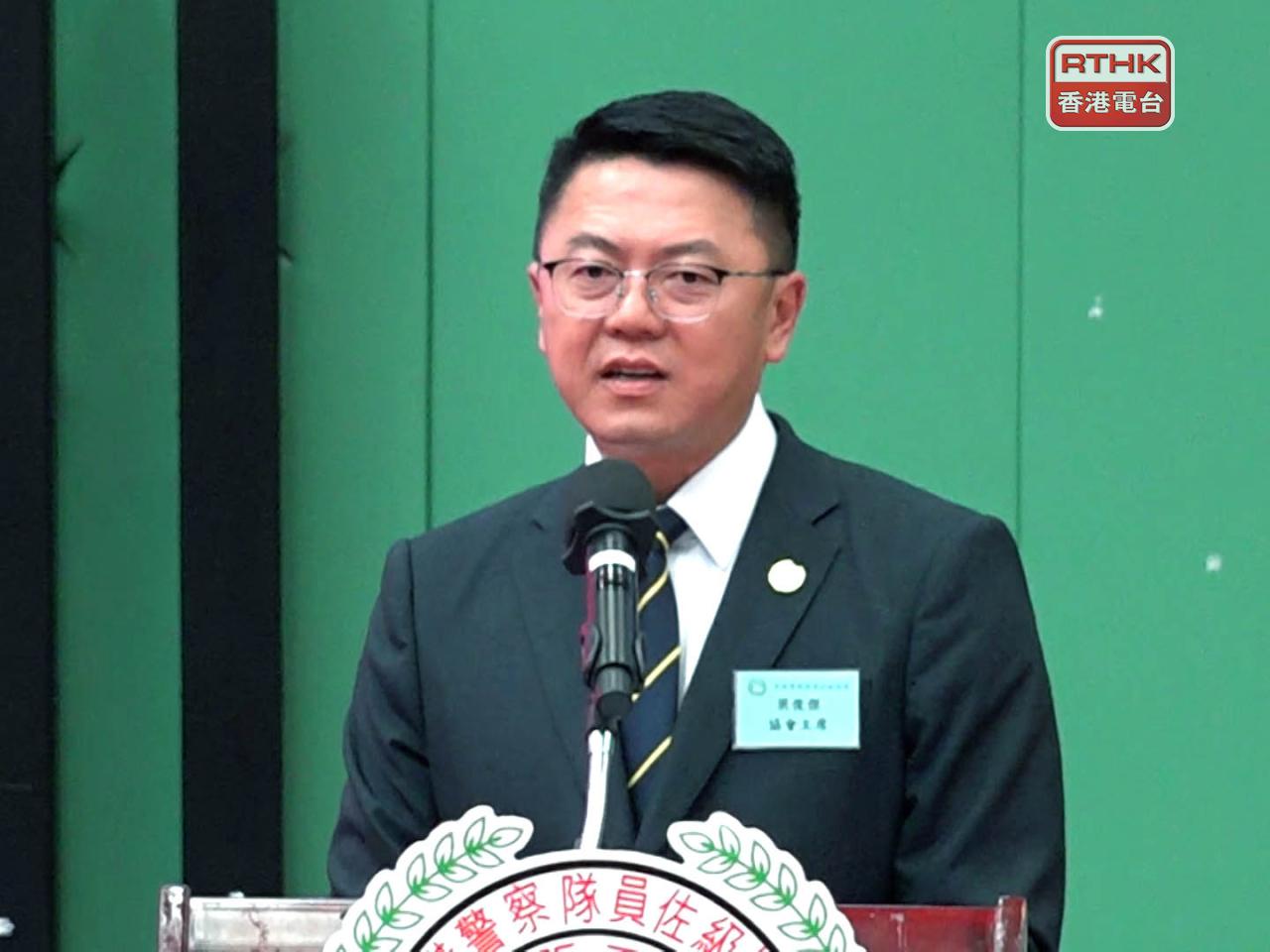 梁俊傑指出，協會關注強積金制度下人員與長俸制人員的服務條件存在差異。（施華駿攝）