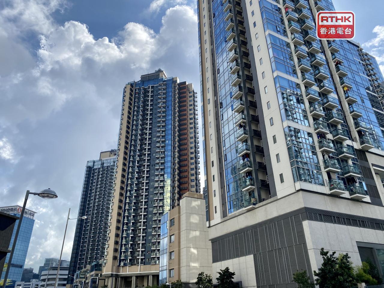 郭偉恩仍然預期本港今年樓價最多升10%，下半年樓市或進入整固階段。（港台圖片）