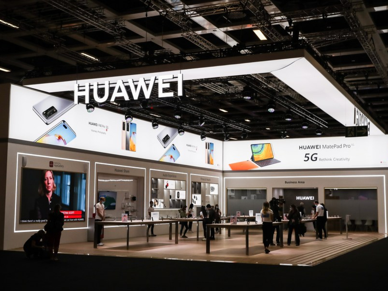 Profits soared 103.9 percent at Chinese manufacturers of computers, communication and electronic equipment in the first five months. File photo: Xinhua