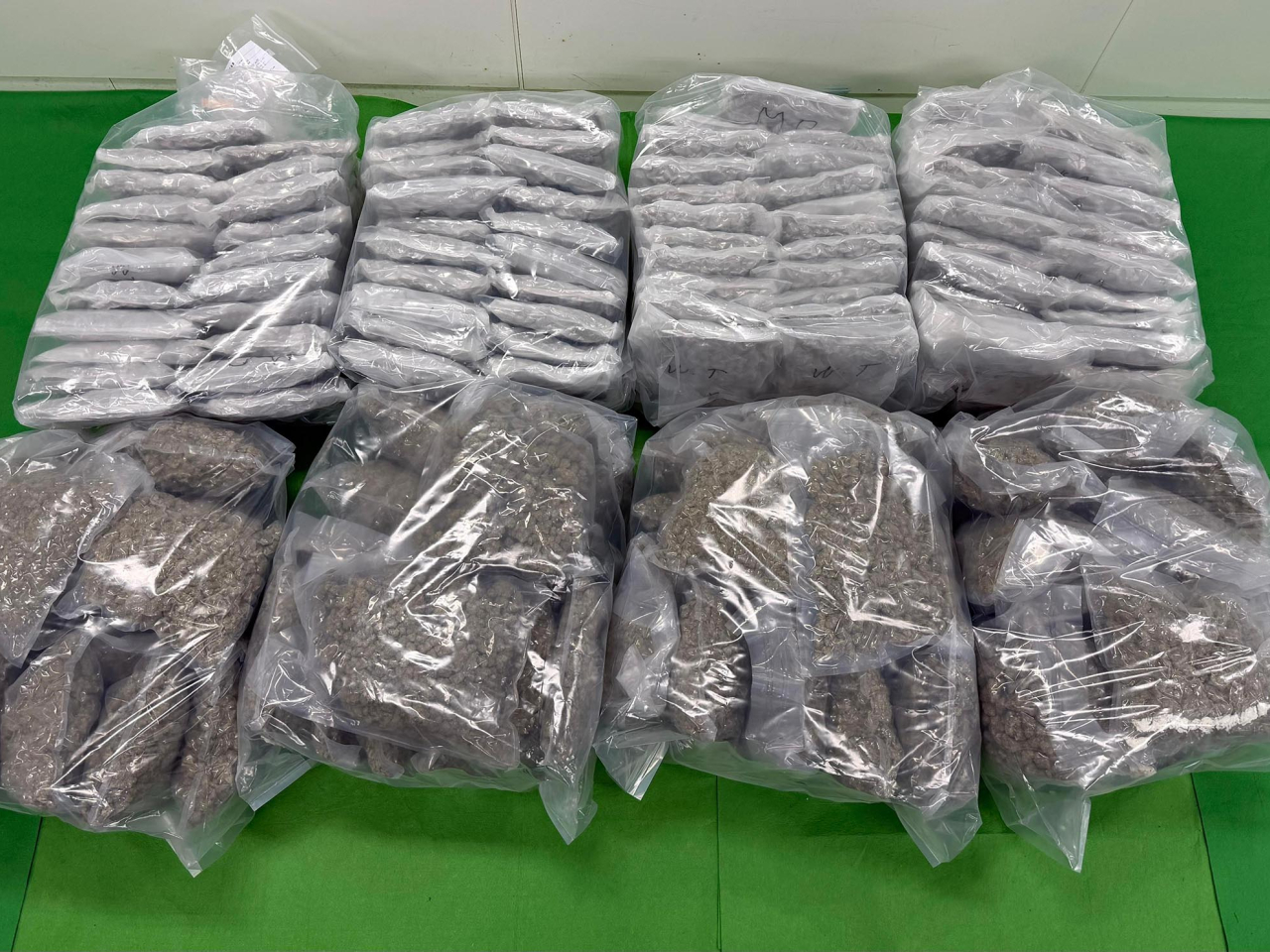 海關檢獲的懷疑大麻花。（政府新聞處）