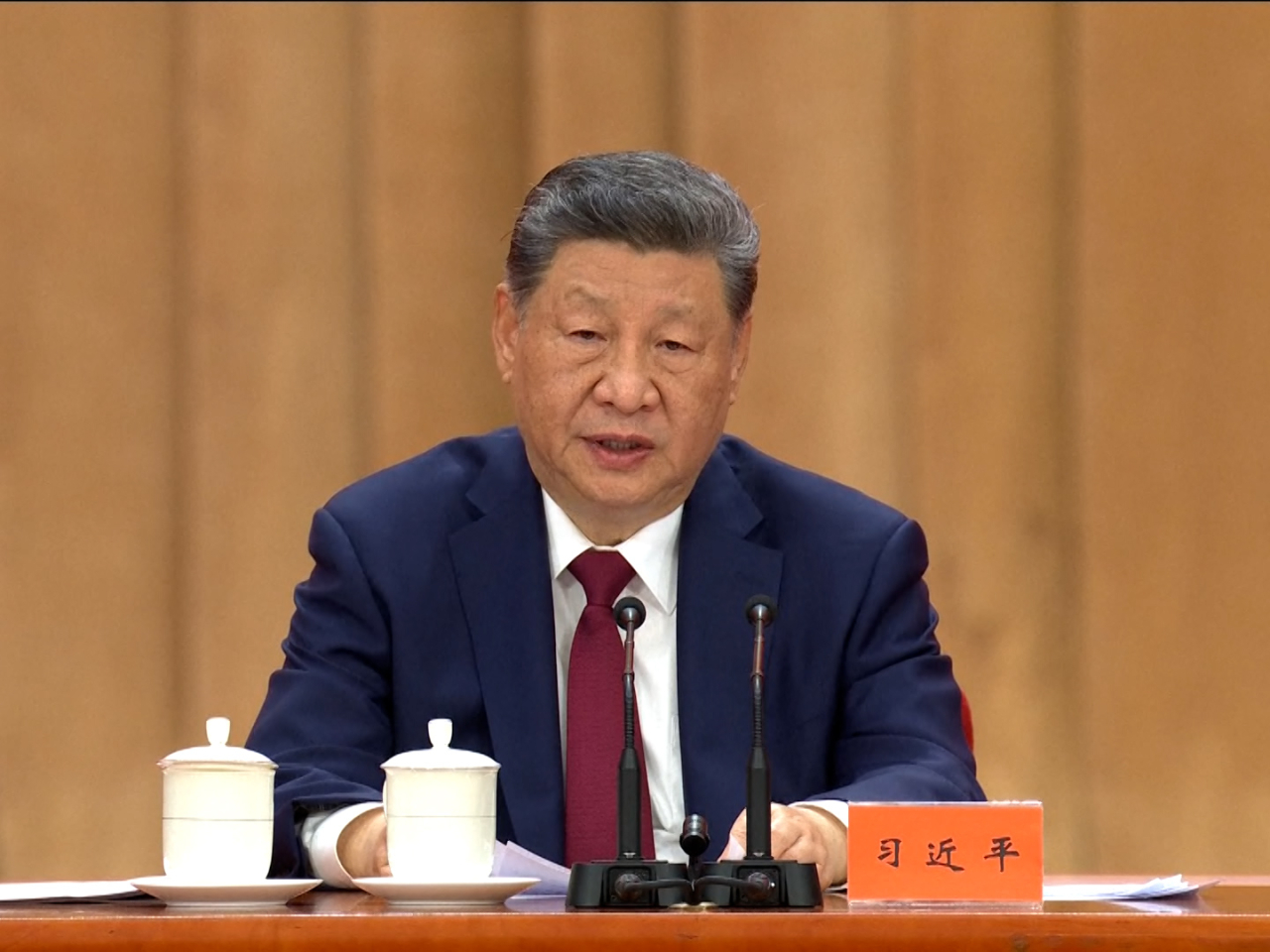 習近平說，新征程上，必須全面貫徹新時代黨的強軍思想，堅定不移走中國特色強軍之路。（央視截圖）